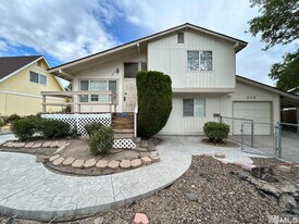 306 E Quail St in Sparks, NV - Building Photo