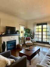 1611 Talmadge St, Unit Upstairs Unit 3 in Los Angeles, CA - Building Photo - Building Photo