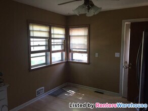 2327 17th Ave NW in New Brighton, MN - Foto de edificio - Building Photo