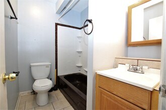 1326 Tasker St in Philadelphia, PA - Building Photo - Building Photo