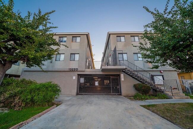 Space Odyssey Apartments in Hawthorne, CA - Building Photo - Building Photo