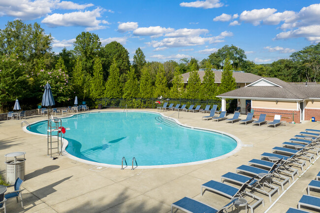 ReNew Howard Crossing in Ellicott City, MD - Foto de edificio - Building Photo