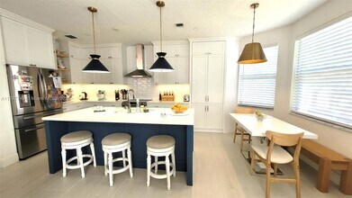 241 NW 154 Ave in Pembroke Pines, FL - Building Photo - Building Photo