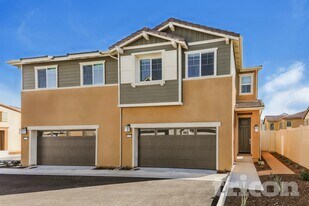 31577 Dwight Dr in Menifee, CA - Building Photo