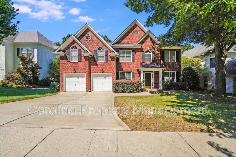 10243 Squires Way in Cornelius, NC - Building Photo