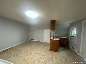 33 Emory Ct in Bristol, CT - Building Photo - Building Photo