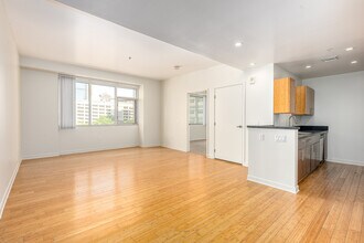 4th & Main in Los Angeles, CA - Building Photo - Interior Photo