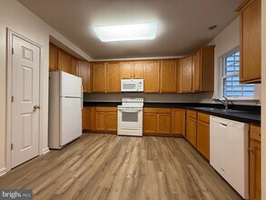 7602 Audubon Meadow Way in Alexandria, VA - Building Photo - Building Photo