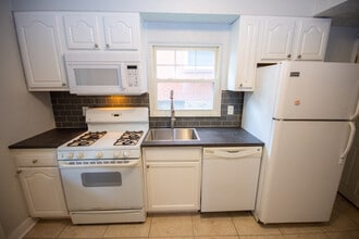 1631 Fallowfield Ave in Pittsburgh, PA - Building Photo - Building Photo