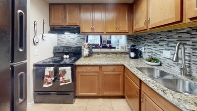 Serenity Lane in Clearwater, FL - Building Photo - Building Photo