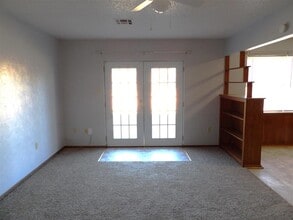 407 SW Forest Pl in Lawton, OK - Building Photo - Building Photo