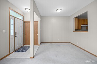 2316 Reflections Dr in Aurora, IL - Building Photo - Building Photo