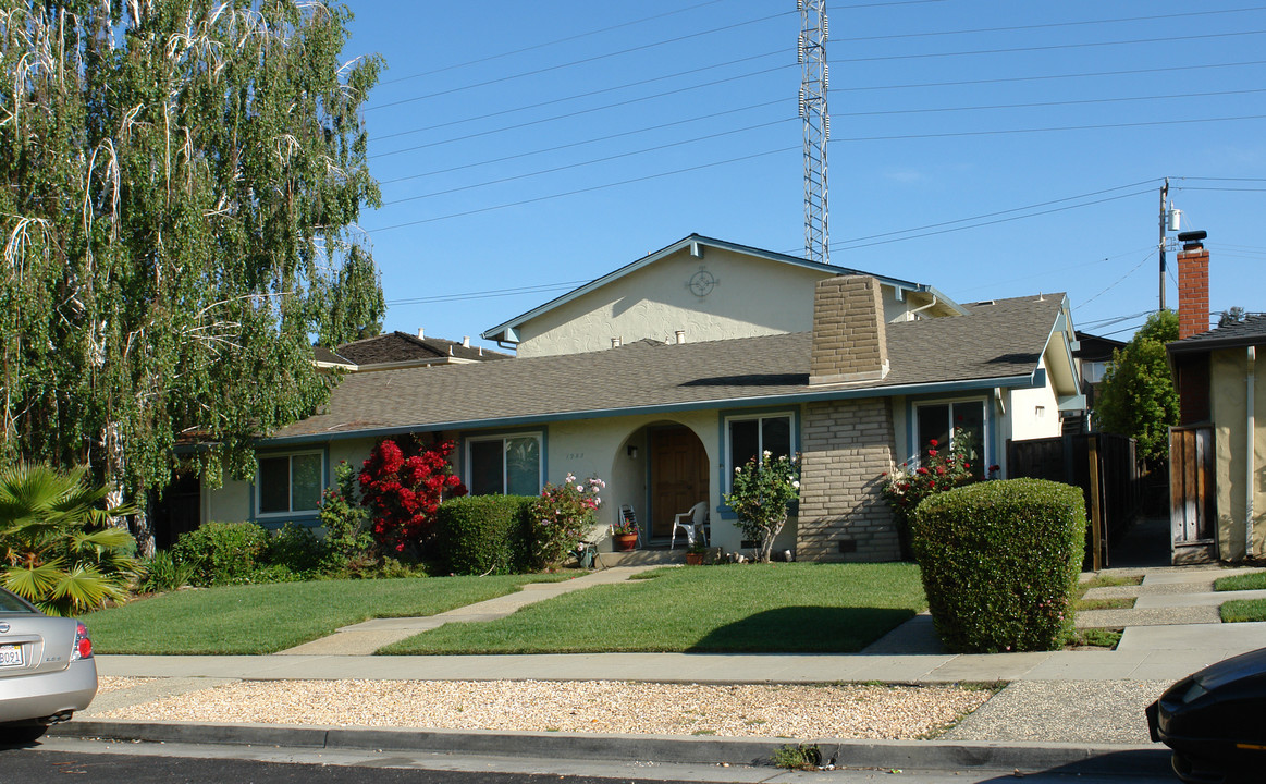 1983 Harris Ave in San Jose, CA - Building Photo