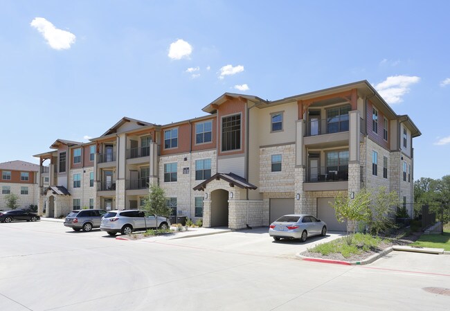 The Ellis in Carrollton, TX - Foto de edificio - Building Photo