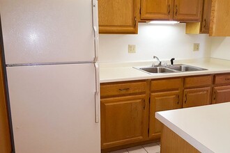 KENSINGTON HOUSE APARTMENTS in Beloit, WI - Building Photo - Building Photo