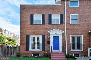 915 Jefferson St in Alexandria, VA - Building Photo