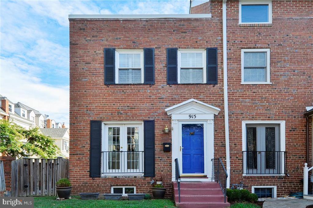 915 Jefferson St in Alexandria, VA - Building Photo