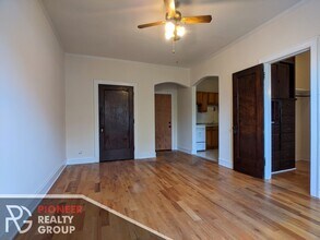 4857 N Damen Ave, Unit #4851-209 in Chicago, IL - Building Photo - Building Photo