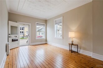 25 College St in Clinton, NY - Building Photo - Building Photo