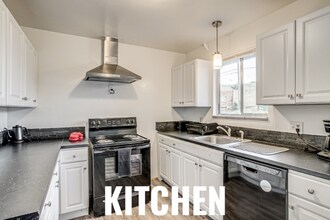 1320 Youngfield St in Golden, CO - Foto de edificio - Building Photo