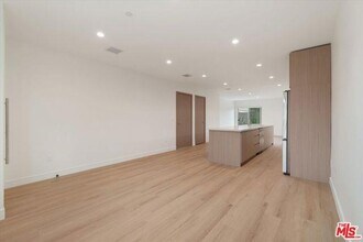 5530 1/2 Sunnyslope Ave in Los Angeles, CA - Building Photo - Building Photo