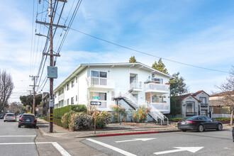 1101 Laguna Ave in Burlingame, CA - Building Photo - Primary Photo