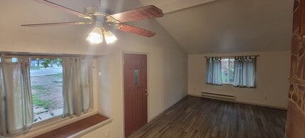 430 4th Ave in Lyons, CO - Building Photo - Building Photo