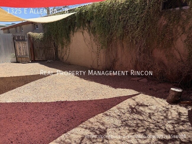 1325 E Allen Rd in Tucson, AZ - Building Photo - Building Photo