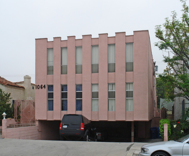 1064 S Holt Ave in Los Angeles, CA - Building Photo - Building Photo