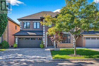 16 Woodland Trail Ct in Vaughan, ON - Building Photo - Building Photo