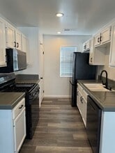 3126 Silverlake Dr in Bakersfield, CA - Building Photo - Building Photo