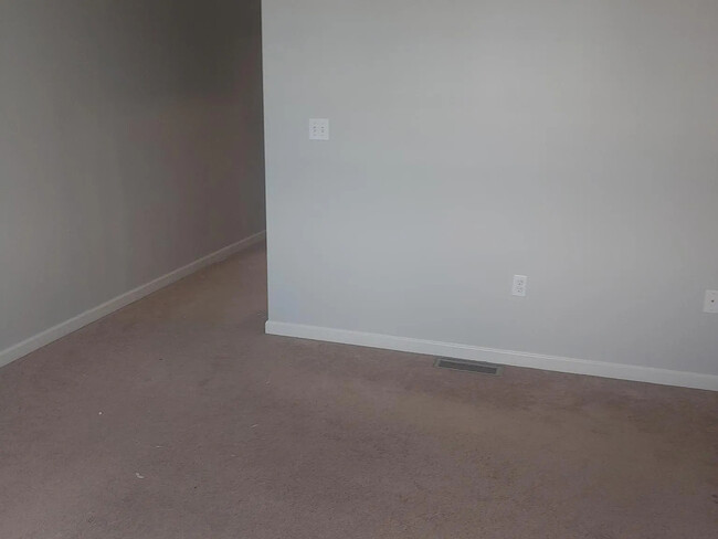 654 S Keyser Ave in Scranton, PA - Building Photo - Building Photo