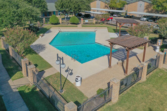 500 FLATS in Fort Worth, TX - Foto de edificio - Building Photo