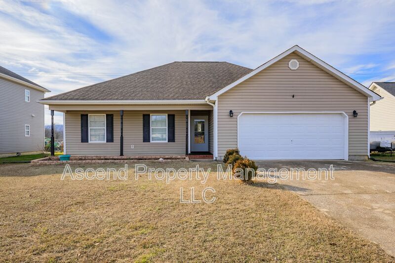 351 Glenn Wade Dr in Rossville, GA - Building Photo