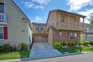 10419 Paradisio Pl in San Diego, CA - Building Photo