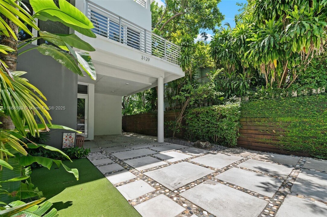 3129 Matilda St in Coral Gables, FL - Building Photo