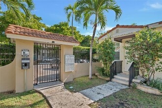 814 Lenox Ave. in Miami Beach, FL - Building Photo - Building Photo