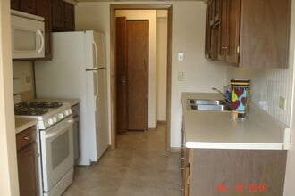 80 S Pleasant Rd, Unit second in Lake Zurich, IL - Foto de edificio - Building Photo