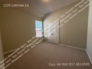 1228 Lantana Ln in Burleson, TX - Building Photo - Building Photo