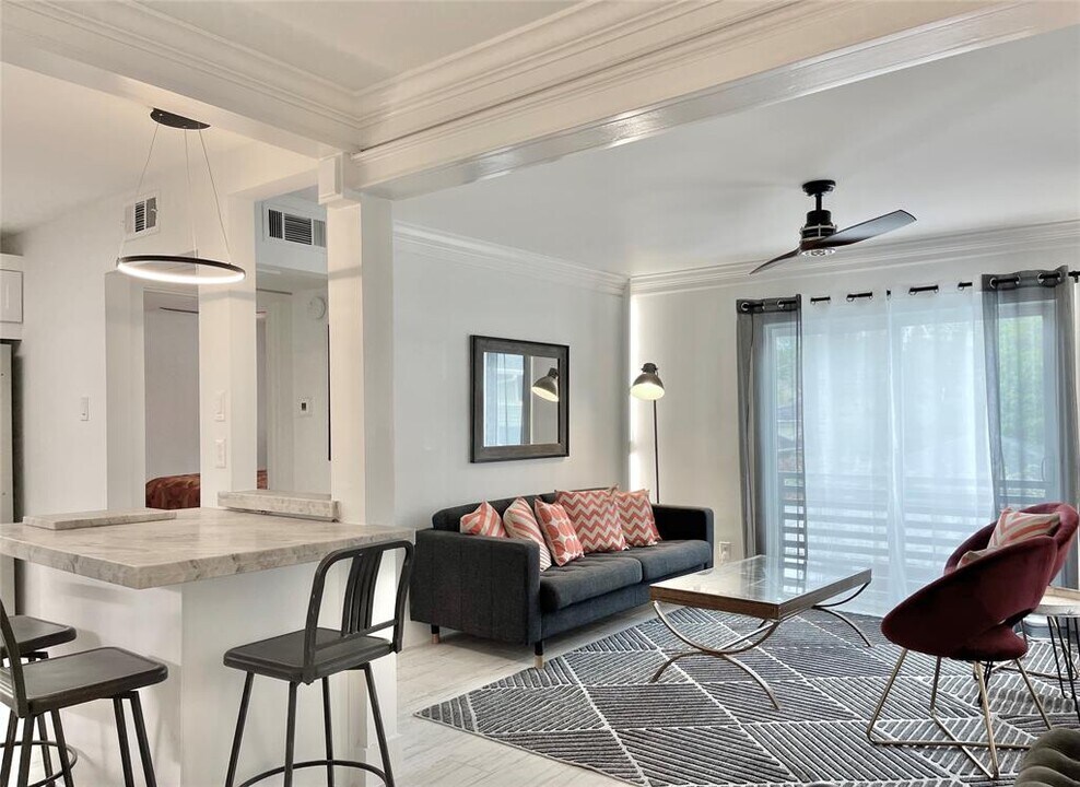 614 Kipling St in Houston, TX - Building Photo