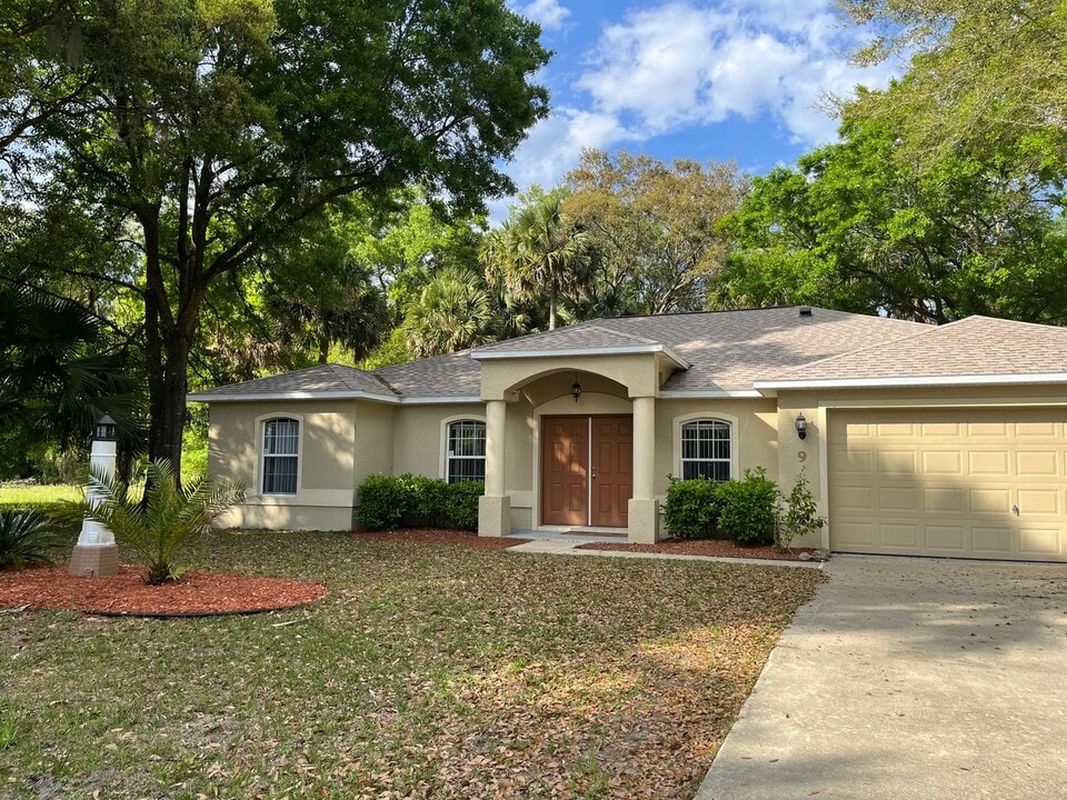 9 White Hawk Pl in Palm Coast, FL - Building Photo
