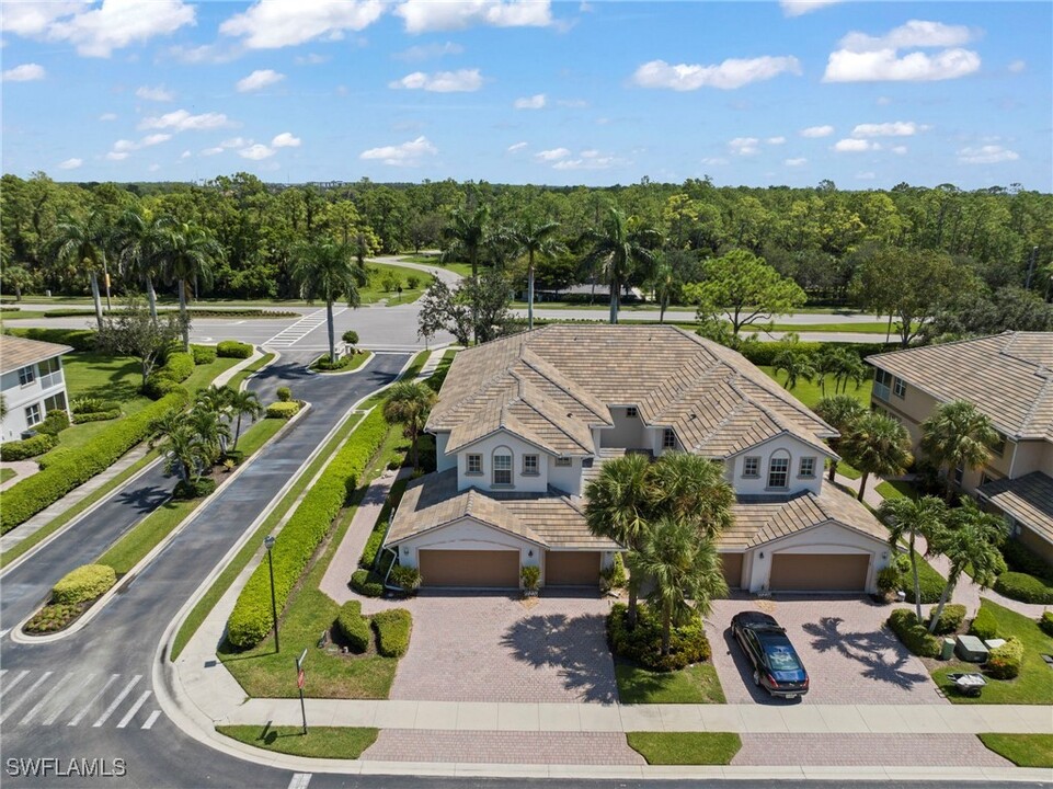 6840 Ascot Dr in Naples, FL - Building Photo