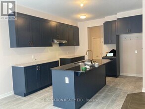 322 Crossway Ter in Ottawa, ON - Building Photo - Building Photo