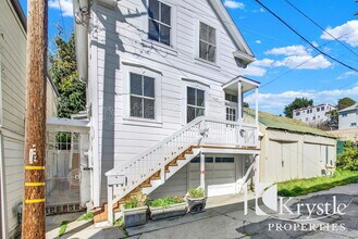 520 Indian Aly in Vallejo, CA - Building Photo - Building Photo