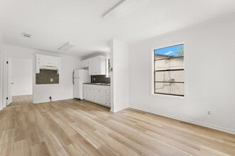 610 Mcnabb St in Lake Charles, LA - Building Photo - Building Photo