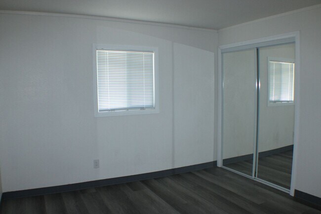 12226James St in Boron, CA - Building Photo - Building Photo