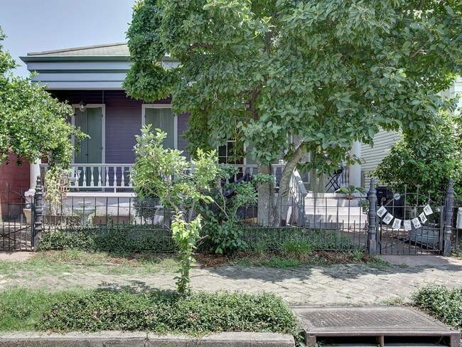 property at 617 Lyons St
