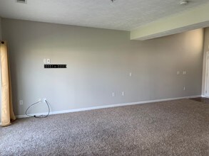 1073 Somerset Springs Dr in Spring Hill, TN - Building Photo - Building Photo