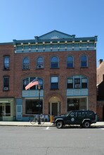 433-435 Warren St in Hudson, NY - Building Photo - Building Photo