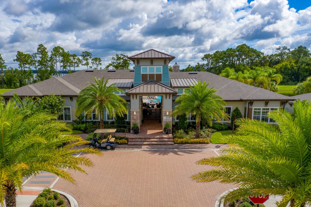 Bainbridge at Nona Place in Orlando, FL - Building Photo